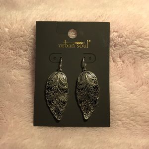 Silver leaf earrings